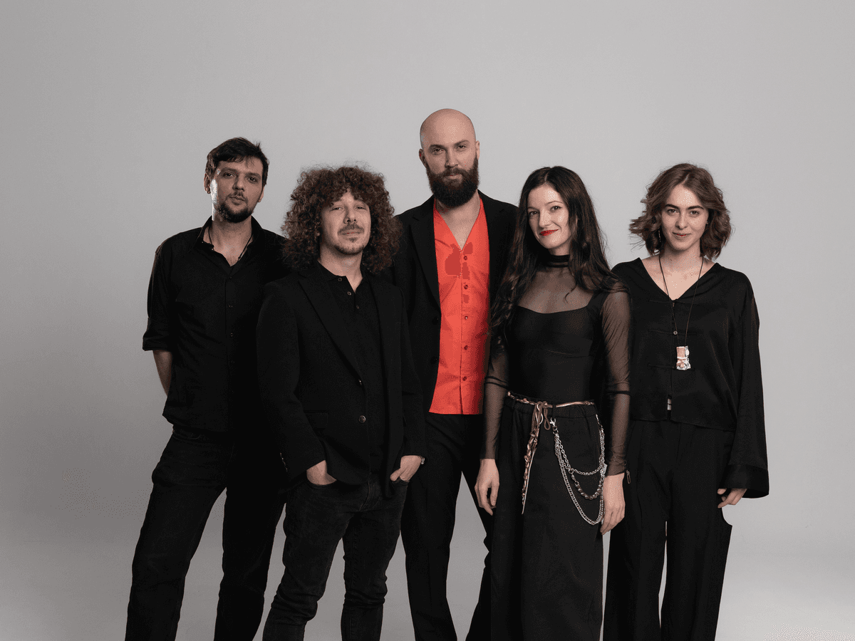 GIVE ME 5 - Toată trupa